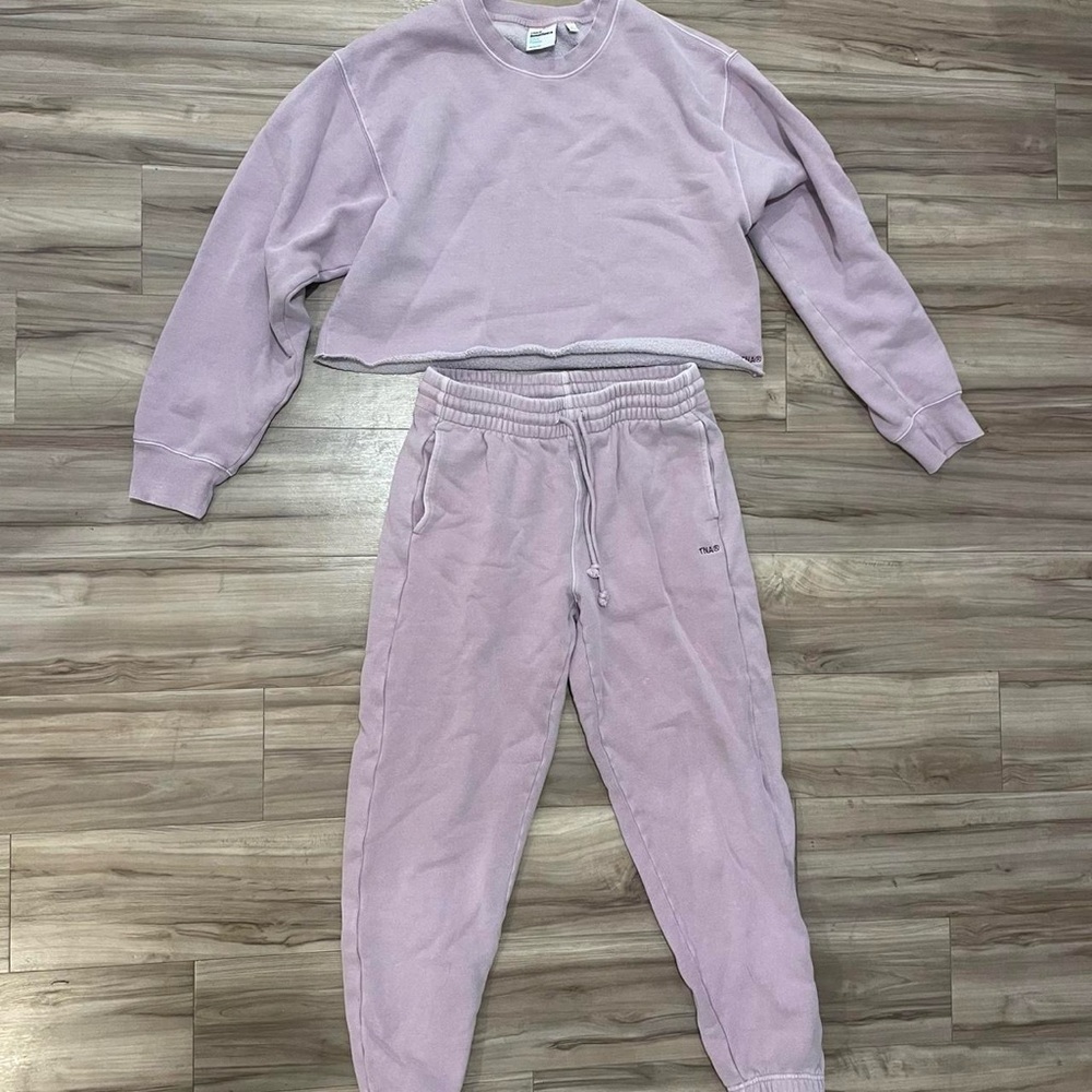 Aritzia TNA set